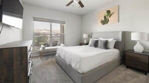 1 soverom, skrivebord, strykejern/-brett og wi-fi