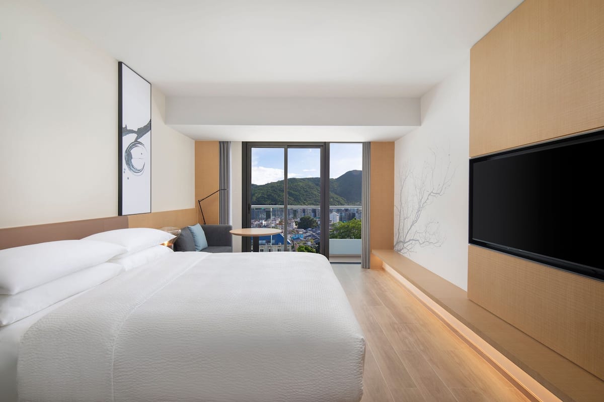 Superior Room, 1 King Bed, Non Smoking, City View