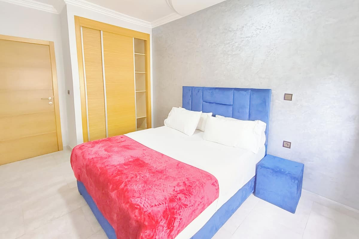Apartment, 2 Bedrooms | 2 bedrooms, free cribs/infant beds, free WiFi, bed sheets