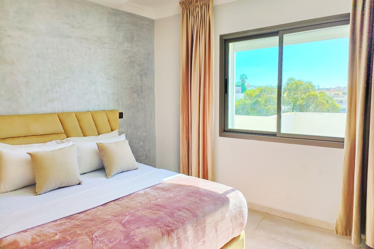 2 bedrooms, free cribs/infant beds, free WiFi, bed sheets