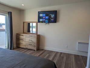 1 bedroom, desk, free WiFi