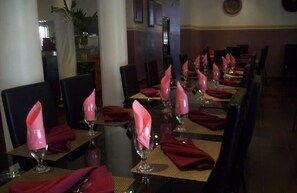 Business Room | In-room dining - Aaron's Place (Enugu)