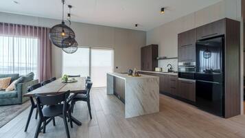 Appartement Standard | Cuisine privée | CafetiÚre/bouilloire, bouilloire électrique, grille-pain