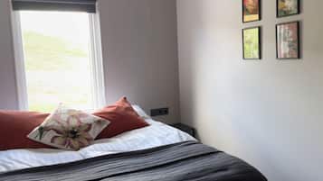 Standard Apartment | 3 bilik tidur, seterika/papan seterika, Wi-fi percuma
