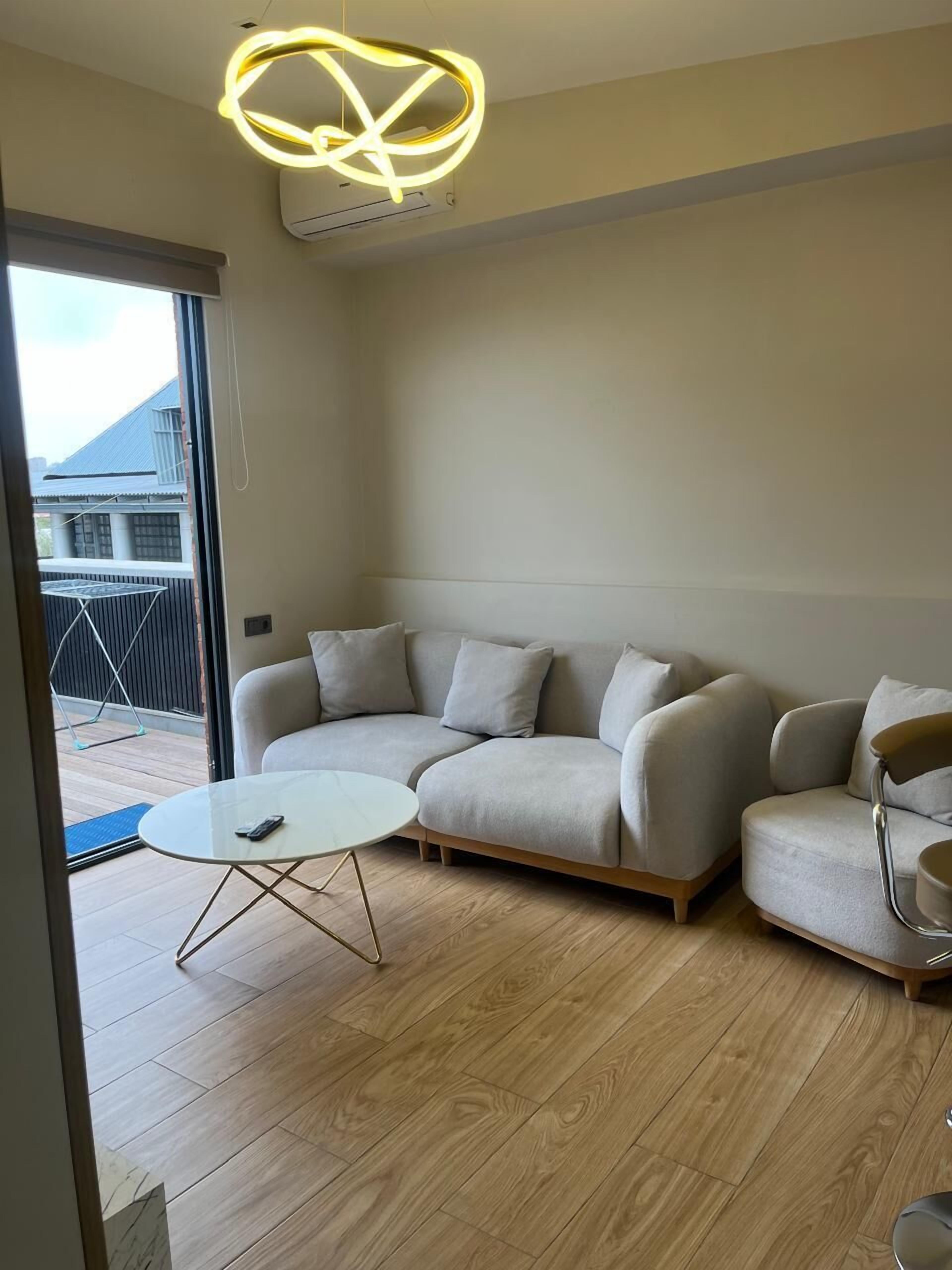 Luxury Room, Kitchenette, City View | Premium bedding, iron/ironing board, free WiFi, wheelchair access