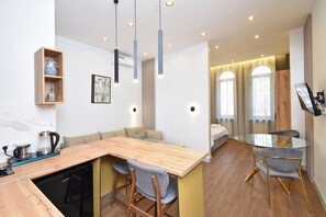 Exclusive-huone | Ylelliset vuodevaatteet, silitysrauta/-lauta, ilmainen Wi-Fi