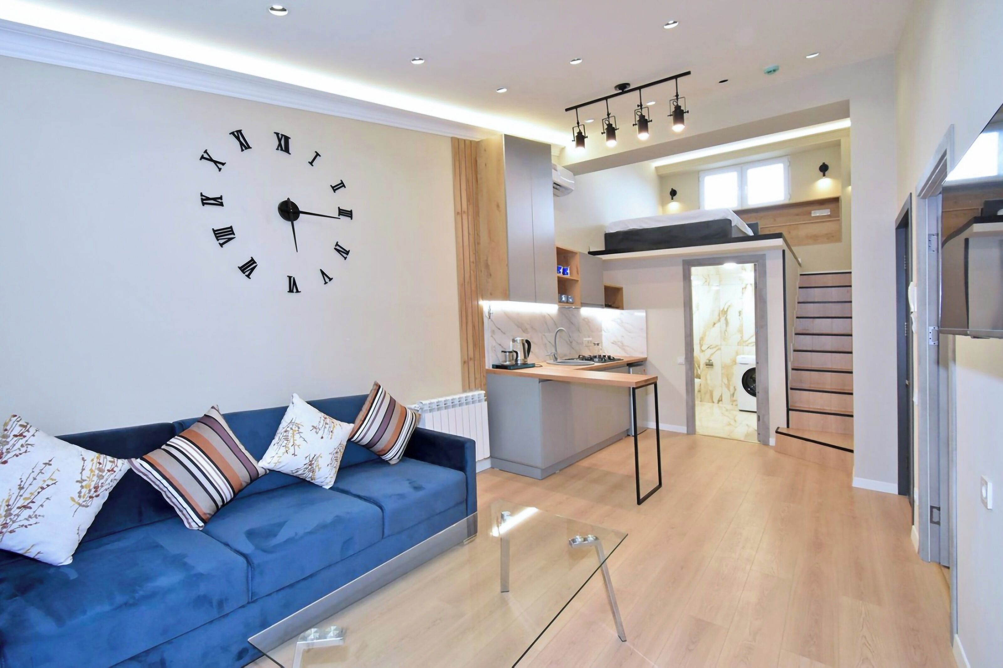 Family Apartment | Premium bedding, iron/ironing board, free WiFi, wheelchair access