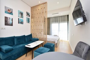 Junior Studio | Premium bedding, iron/ironing board, free WiFi, wheelchair access - Aygestan plaza (Yerevan)