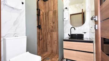 Standard Studio | Bilik Mandi | Pancuran mandi, kelengkapan dandanan diri percuma, pengering rambut