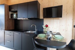 Espresso maker, electric kettle