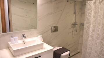 House, Smoking | Bathroom