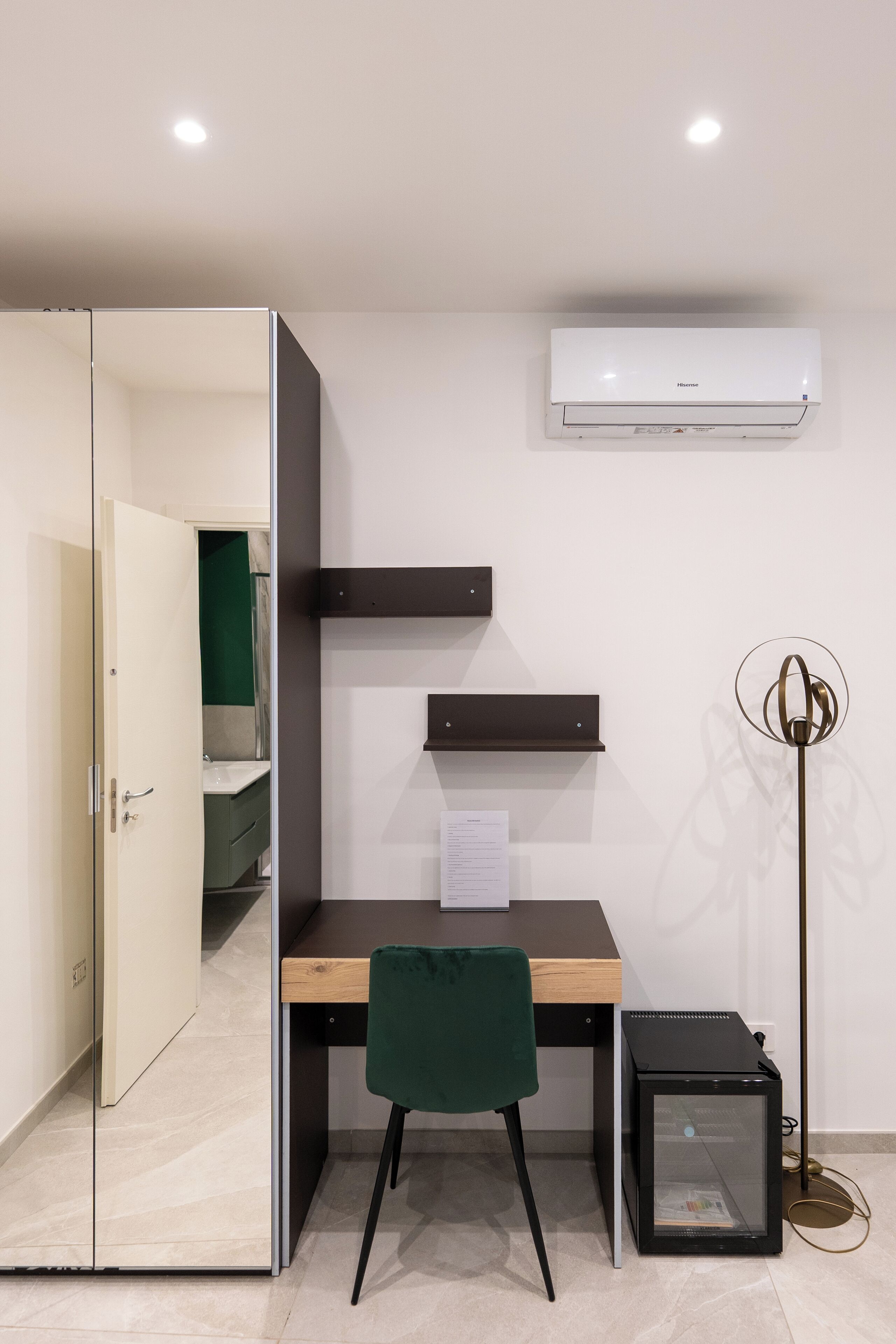 Deluxe Room, 1 King Bed, Private Bathroom | Frette Italian sheets, premium bedding, memory-foam beds, minibar