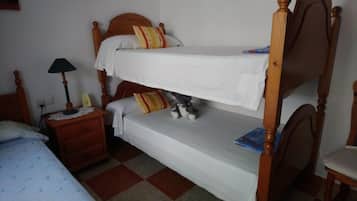 Chalet | 4 bedrooms, free WiFi, bed sheets