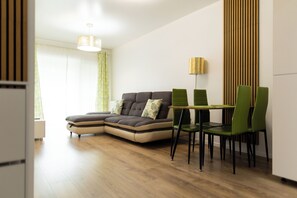 Flat-screen TV - Nest Inn Spring Apartment (Cluj-Napoca)