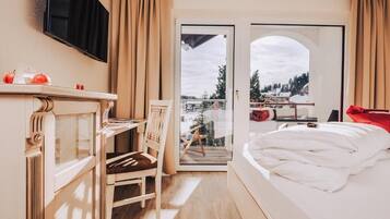 Comfort Double Room, Mountain View | 1 bedroom, in-room safe, free WiFi