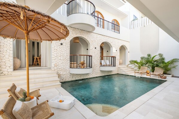 Outdoor pool - OriVista Luxe Boutique Villa in Canggu- Pool Side 1 (Canggu)