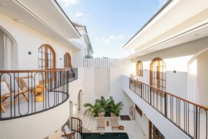 Balcony - OriVista Luxe Boutique Villa in Canggu- Pool Side 1 (Canggu)