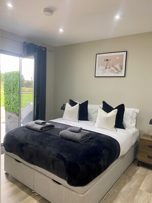 2 chambres, fer et planche à repasser, Wi-Fi gratuit, draps fournis