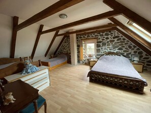 3 camere, ferro/asse da stiro, Wi-Fi