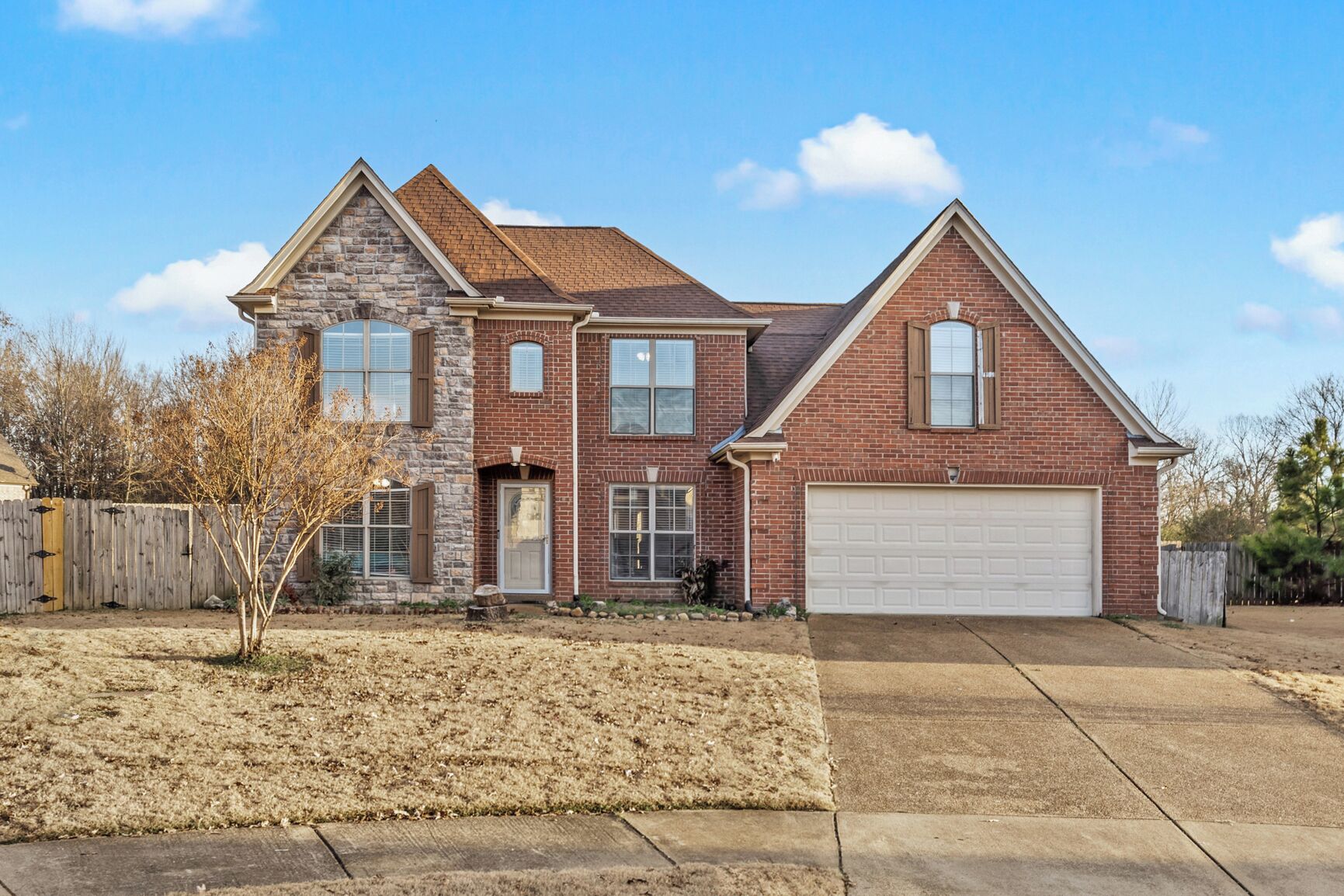 Cozy 4-bedroom house family and pet friendly home in Olive Branch with AC, WiFi