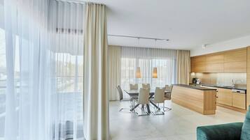 Decoración personalizada, muebles diferentes y wifi gratis