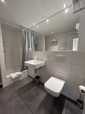 Bathroom - Apartments am Südkanal (Hamburg)