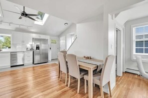 Dining - Tranquil Beach House unit 2 (West Haven)