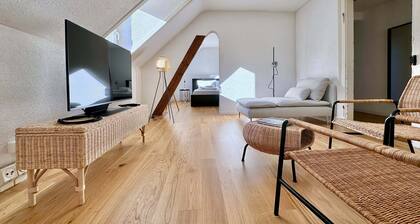 Charming Two-bedroom Attic Flat in Zurich City Center
