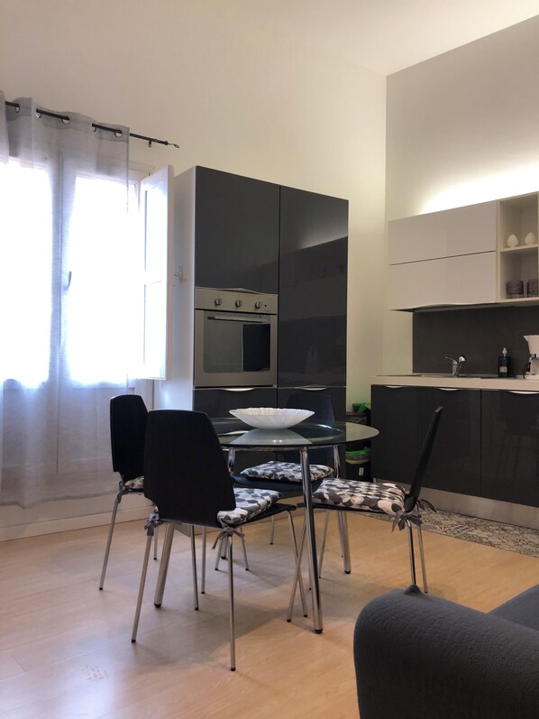 Fridge, oven, stovetop, dishwasher - Vicoatenea (Agrigento)