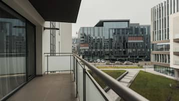 Business Apartment, Balcony, Garden View | Terrace/patio