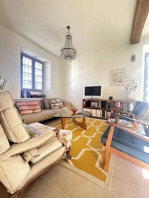 Smart TV, video games