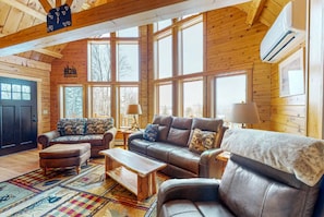 TV, fireplace - *Lake/Mtn View*Hot Tub*Firepace*Game Room* (Greenville)