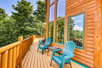 *Lake/Mtn View*Hot Tub*Firepace*Game Room*