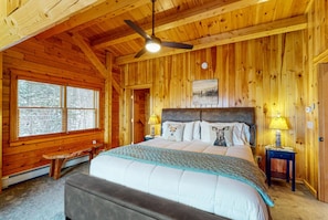 3 bedrooms, free WiFi, bed sheets - *Lake/Mtn View*Hot Tub*Firepace*Game Room* (Greenville)
