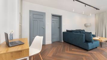 Apartment, 1 Bedroom, Balcony | Living room