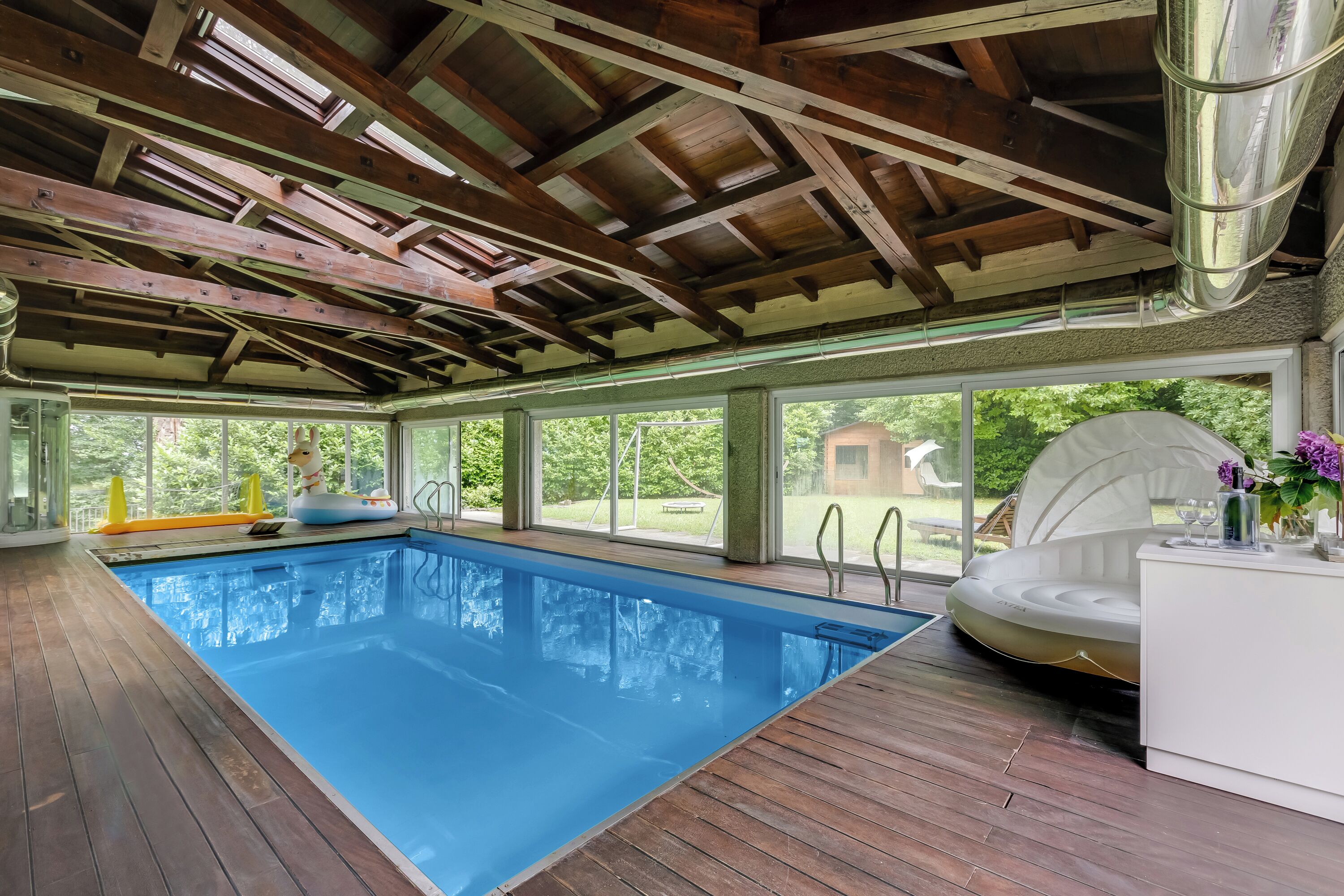 Familjevilla - flera sovrum - intill bergen (Il Gioiellino Pool and Sauna) | Pool | Inomhuspool och en säsongsöppen utomhuspool