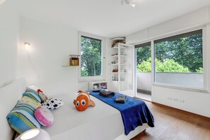 4 slaapkamers, een laptopwerkplek, gratis wifi, beddengoed