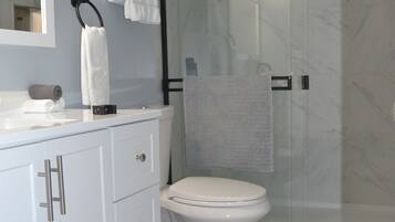 Towels, soap, shampoo, toilet paper