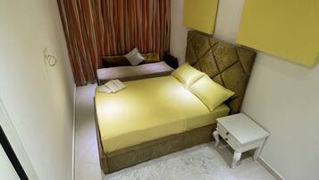 3 bedrooms, in-room safe, iron/ironing board, free WiFi
