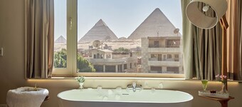 Prestige pyramids inn