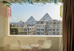 Dobbeltrom – city, flere senger, byutsikt | Minibar (inkludert), safe på rommet og individuelt dekorert