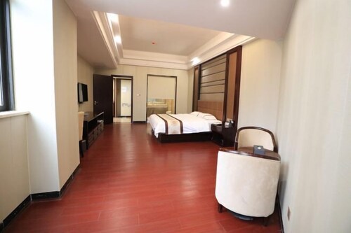BI SHUI LAN TIAN GRAND HOTEL