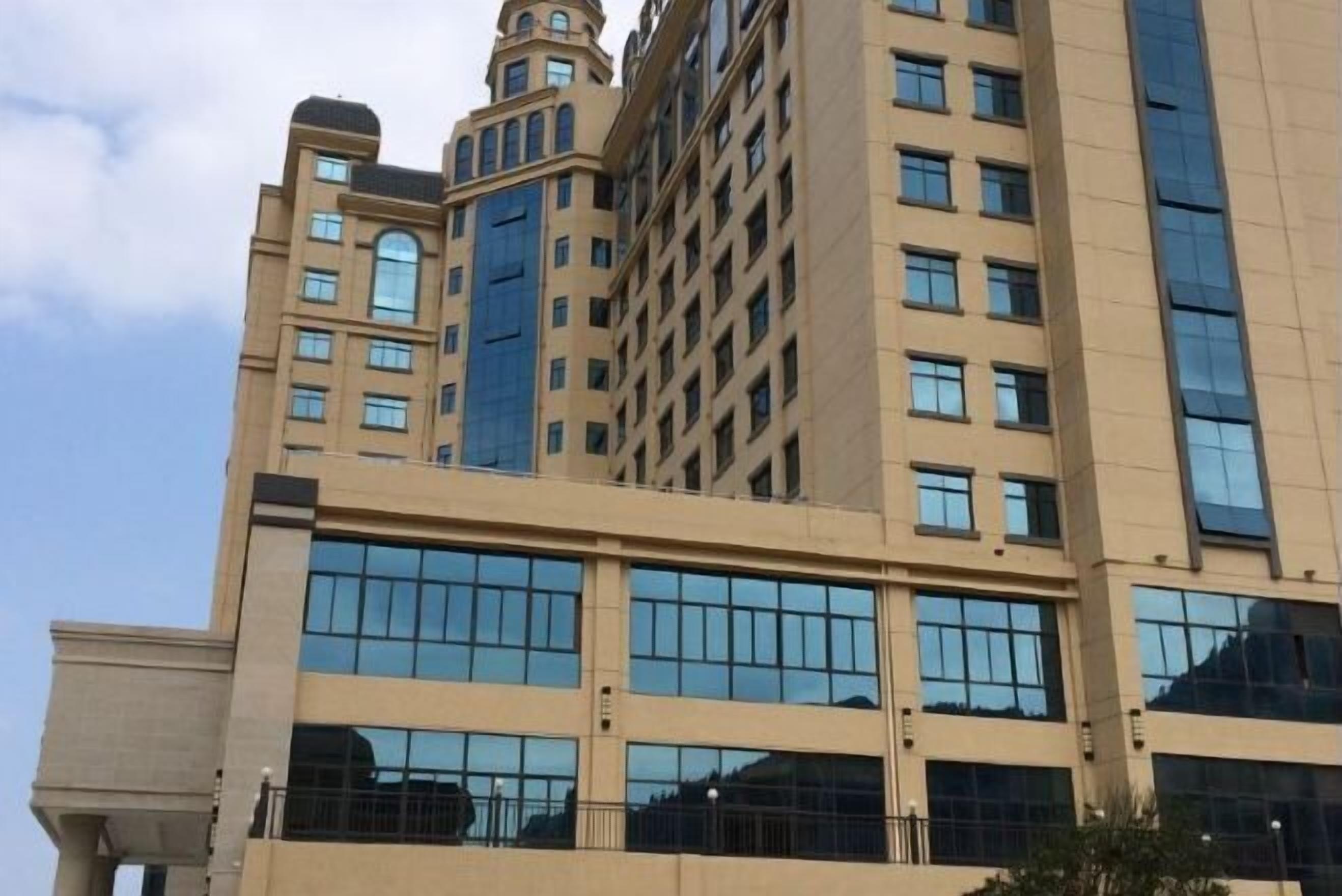 المنشأة من الخارج