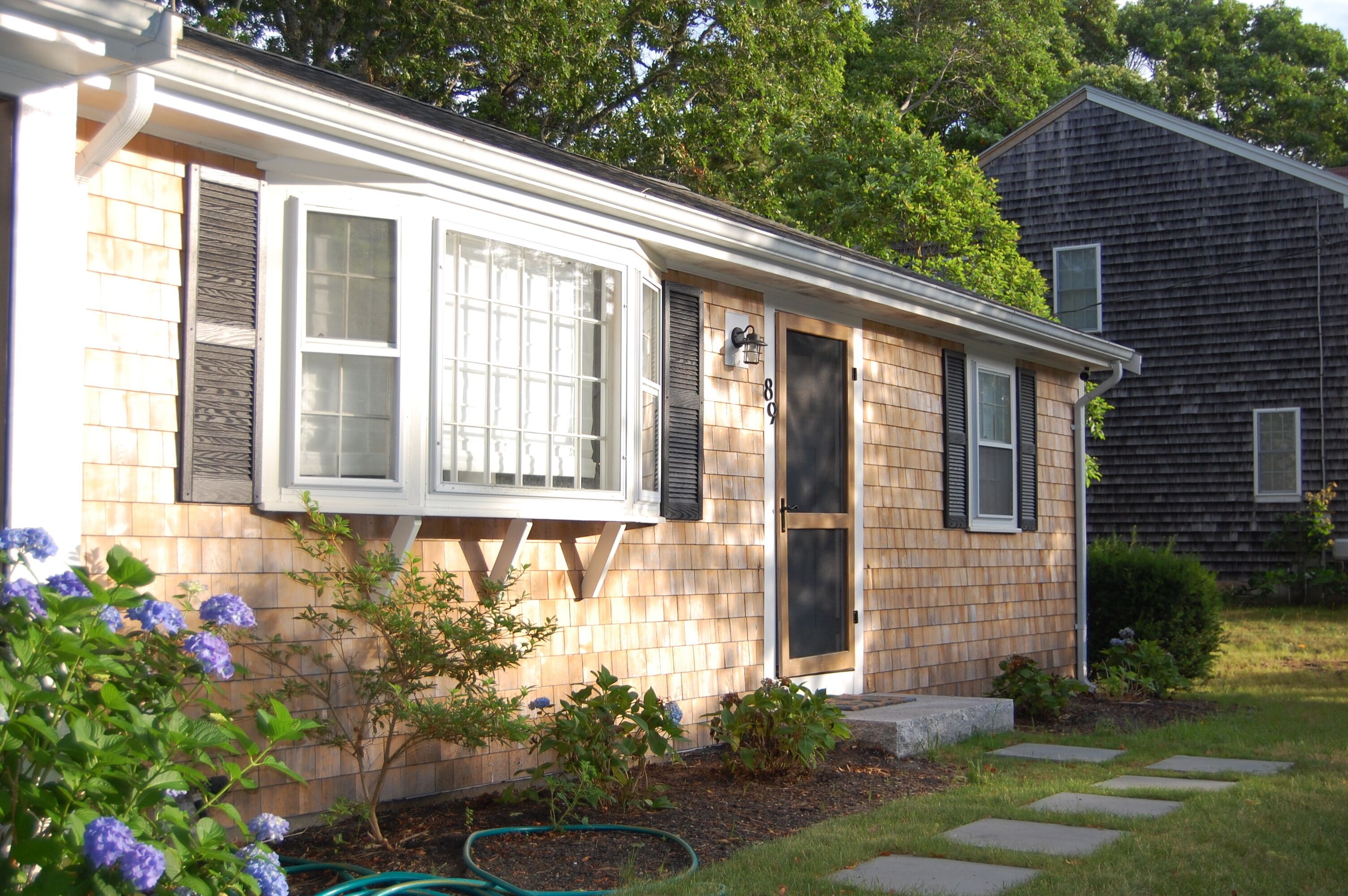 Bright 3-bedroom cottage in Dennis Port with WiFi, AC