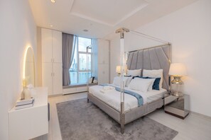 Deluxe Apartment, Balcony, Sea View | 1 bedroom, desk, iron/ironing board, free WiFi - WelHome - Oceanfront Elegance 1BR Apt With Palm Sea Views (Dubai)