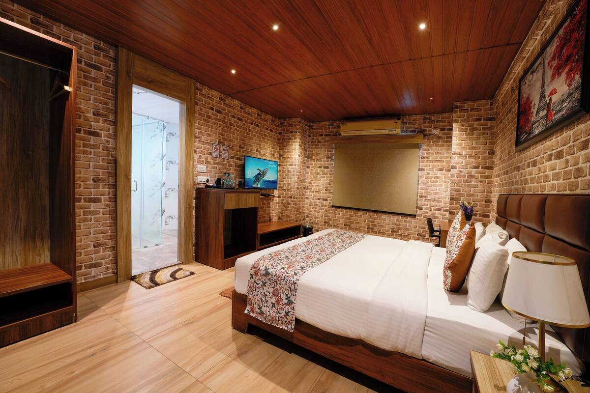 Habitación empresarial, para no fumadores, baño privado | 1 habitación, escritorio y espacio para trabajar con laptop