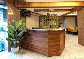 ฝ่ายต้อนรับ