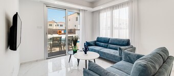 Villa Seabreeze Elina by Ezoria Villas