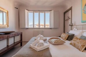 4 soverom, safe på rommet, skrivebord og strykejern/-brett