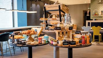Petit déjeuner continental servi tous les jours en supplément